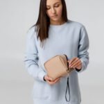 Дорожная косметичка Cubo, бежевая — 8 марта с логотипом