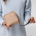 Дорожная косметичка Cubo, бежевая — 8 марта с логотипом