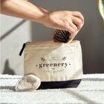 Косметичка DOEL из хлопка плотностью 280 г/м2, бежевый/черный — 8 марта с логотипом